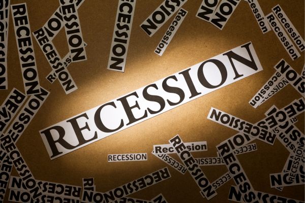 Recession คืออะไรและนักลงทุนแล้วควรเตรียมตัวรับมืออย่างไรกัน